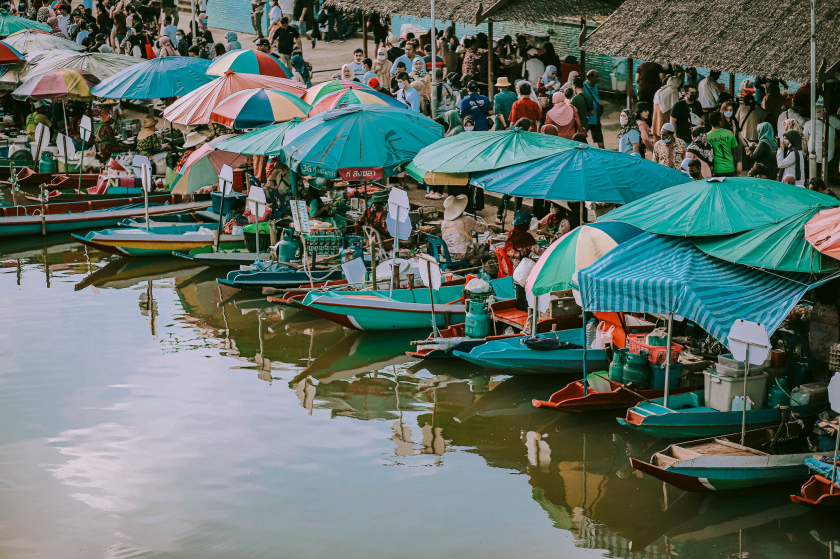 Chợ nổi vốn là một nét văn hóa đặc sắc của Thái Lan. Tại Hat Yai, bạn có thể đến thăm quan chợ nổi Klong Hae nổi tiếng