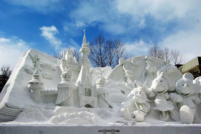 Đối với du khách đến Nhật Bản vào tháng 2, bạn nên thêm điểm dừng chân tại lễ hội tuyết Sapporo