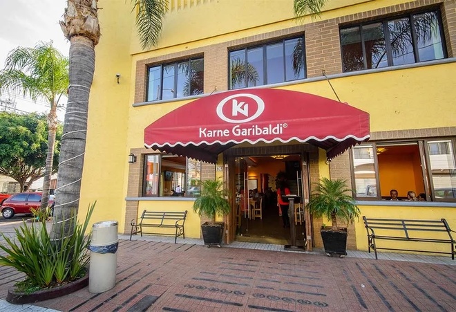 Karne Garibaldi, một nhà hàng nổi tiếng ở Guadalajara, Mexico, giữ kỷ lục Guiness thế giới về tốc độ phục vụ đồ ăn khoảng 13,5 giây