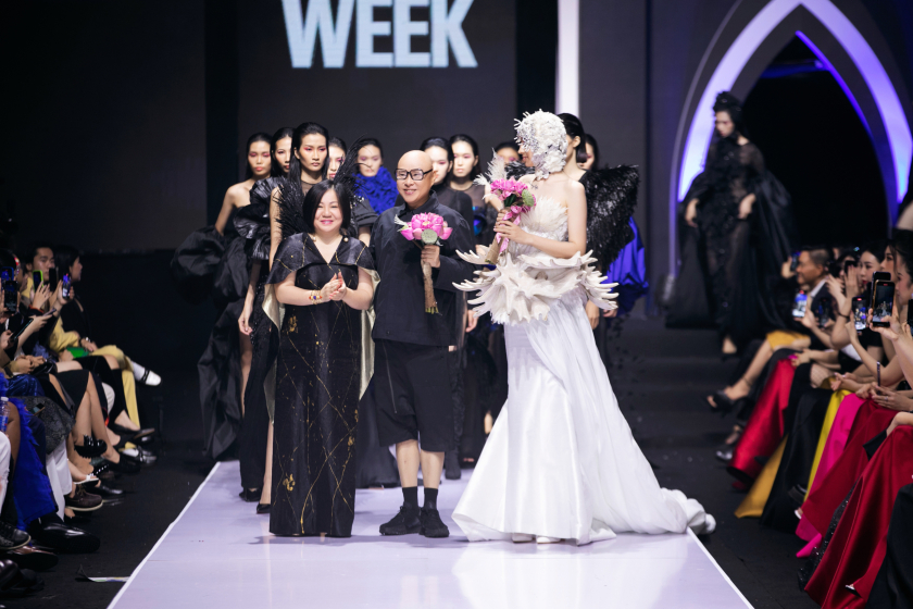 Vietnam International Fashion Week FW 2022 chính thức diễn ra với chủ đề 