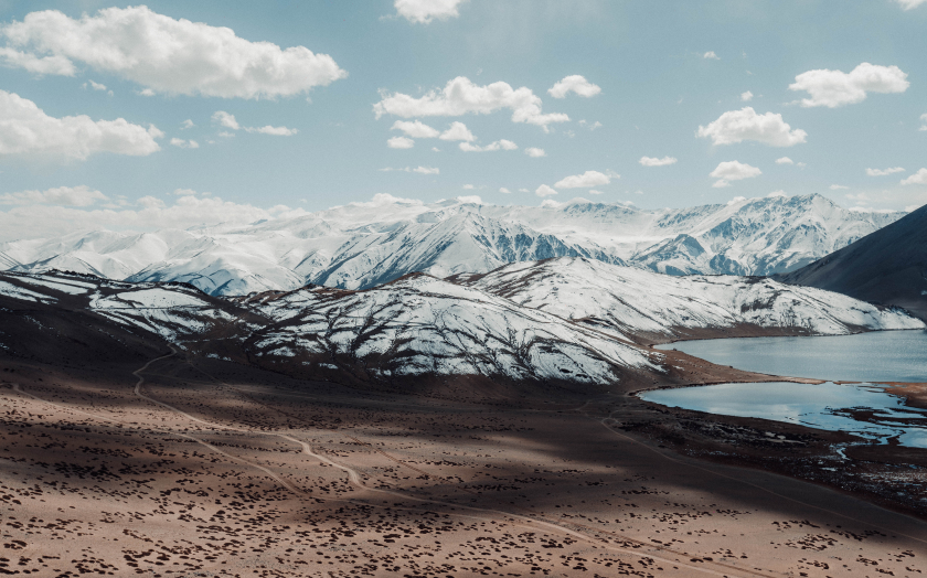 Thời tiết Ladakh rất khắc nghiệt .Trang bị quần áo dày dặn, giữ nhiệt, phụ kiện cần thiết giữ ấm cơ thể để có một chuyến đi thật trọn vẹn