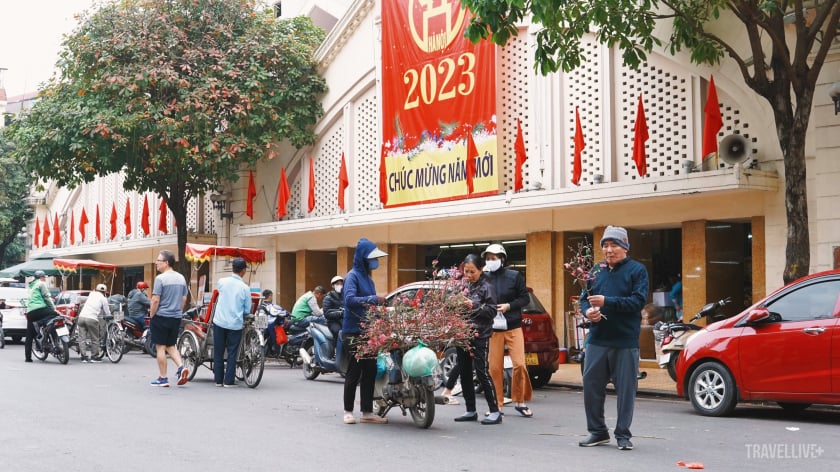 Chợ Đồng Xuân là khu chợ lớn và sầm uất nhất nằm giữa trung tâm Thủ đô Hà Nội