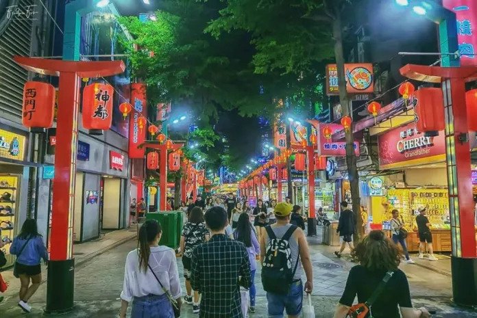 Ximending gây ấn tượng với khách du lịch Đài Loan bởi sự đan xen những phong cách của Nhật, Trung và phương Tây trong những thiết kế kiến trúc