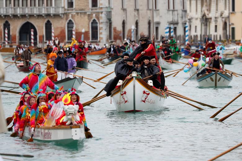 Lễ hội hóa trang Venice, nhằm khôi phục lại lịch sử và nền văn hóa đã mất, là cơ hội để mọi người trốn khỏi cuộc sống thường ngày và được hóa thân thành một người khác, là dịp để mọi người vui chơi, khiêu vũ và ca ngợi lịch sử hình thành một đất nước yên bình, một xã hội công bằng, cũng như khích lệ tinh thần yêu nước của mỗi người dân