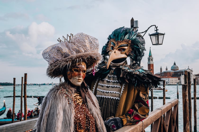 Lễ hội hóa trang Venice lần đầu tiên được tổ chức vào năm 1296. Sau một thời gian khá dài gián đoạn, lễ hội được khôi phục vào năm 1980 và được tổ chức đều đặn hàng năm cho đến trước đại dịch COVID-19. Năm 2021 lễ hội đã không được tổ chức, còn năm 2020 sự kiện này chỉ dành cho người dân địa phương