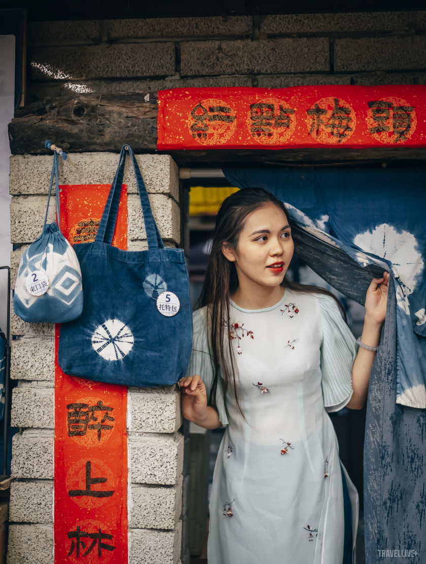 Du khách có thể đến Khu nhà Zhuo Ye để trải nghiệm kỹ thuật nhuộm vải Khách Gia