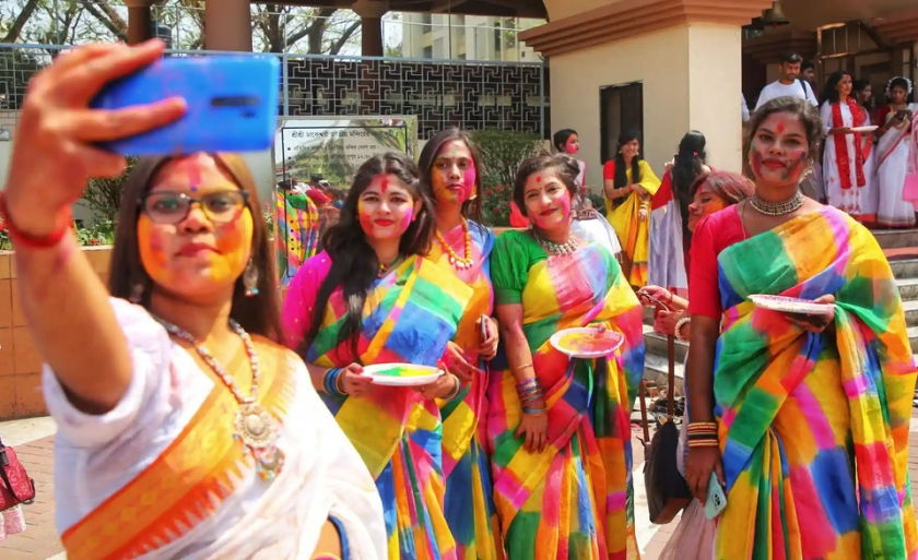 Đây là một trong những lễ hội quan trọng của Ấn Độ, cũng như nhiều quốc gia có cộng đồng người theo đạo Hindu sinh sống