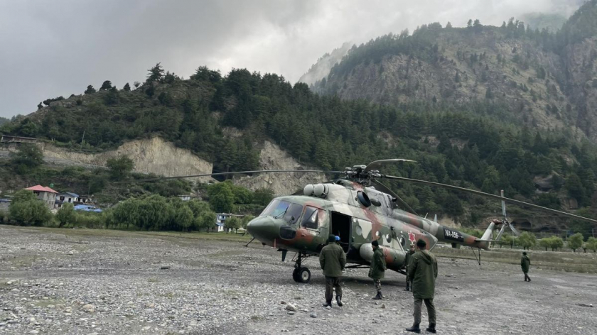 Quân đội Nepal đã triển khai các biện pháp tìm kiếm, cứu hộ.