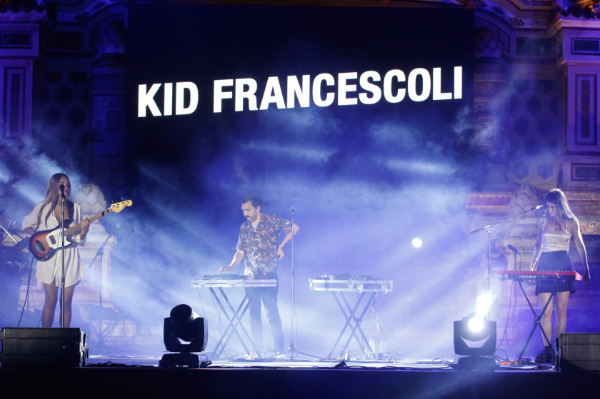 Kid Francescoli trình diễn âm nhạc tại Việt Nam.