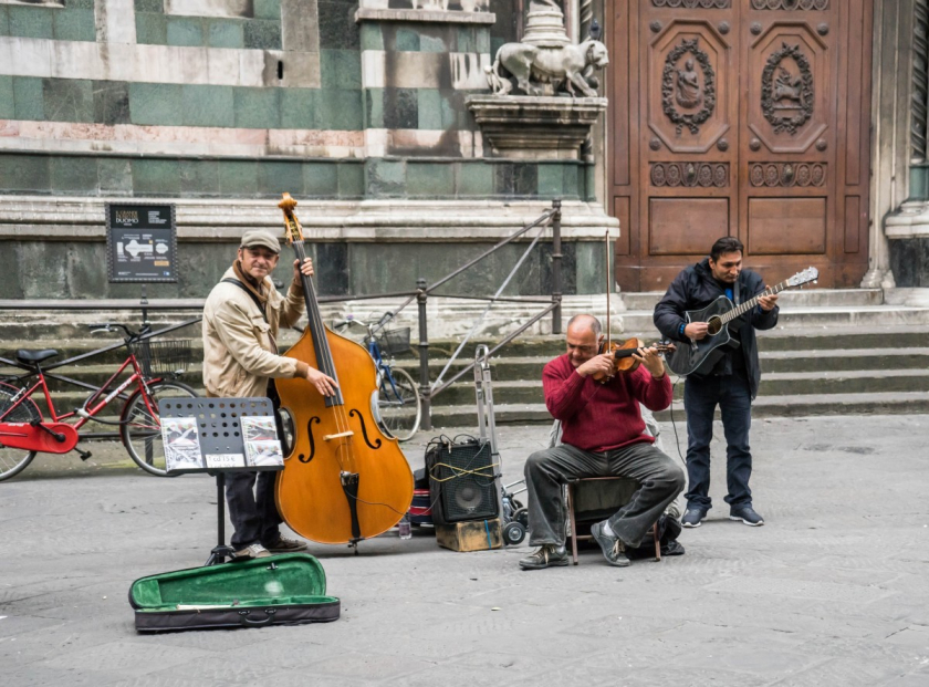 Một ban nhạc đường phố tại châu Âu.