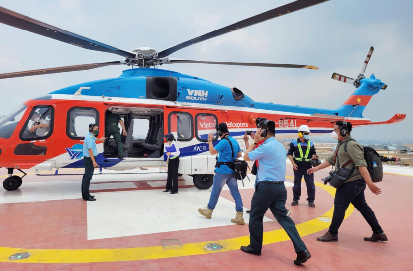 TP.HCM luôn cập nhật nhiều loại hình du lịch mới lạ, điển hình là tour du lịch quanh thành phố bằng trực thăng.