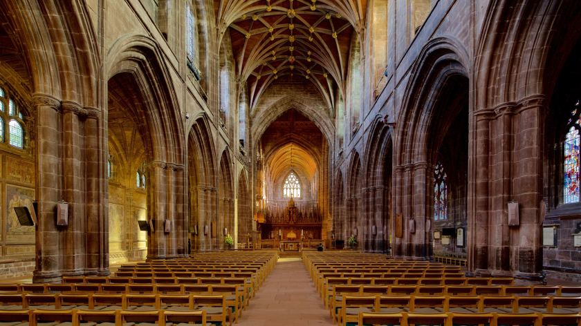 Nhà thờ Chester có kiến trúc La Mã lau đời.