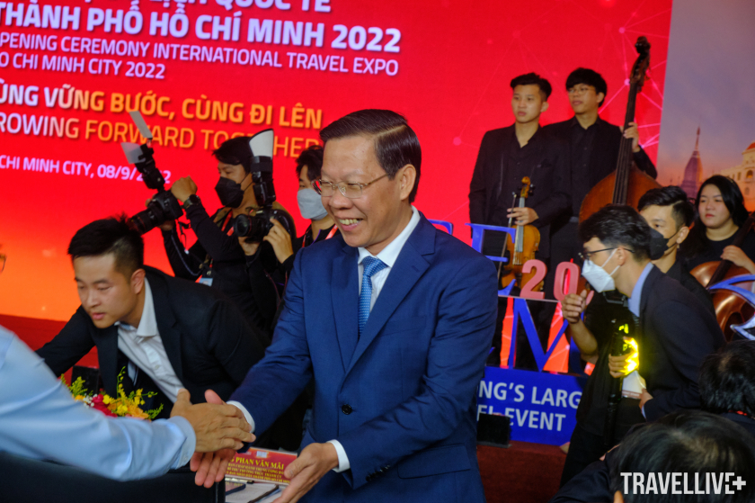 Chủ tịch UBND TP.HCM Phan Văn Mãi xuất hiện tại hội chợ ITC 2022.