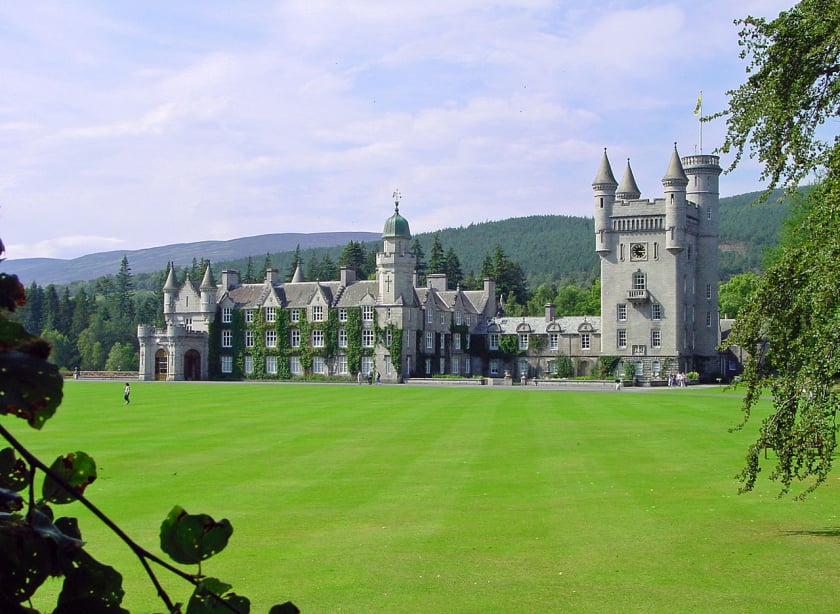 Lâu đài Balmoral có diện tích lên tới 2.000 ha.