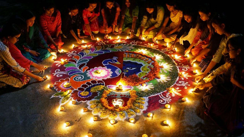Diwali là lễ hội ánh sáng của người Ấn Độ.