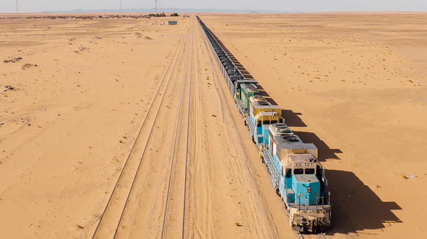 200 toa tàu trên sa mạc.