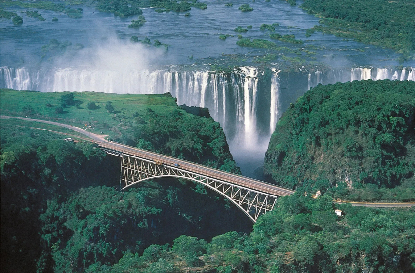Tháp Victoria là thác nước lớn nhất thế giới.