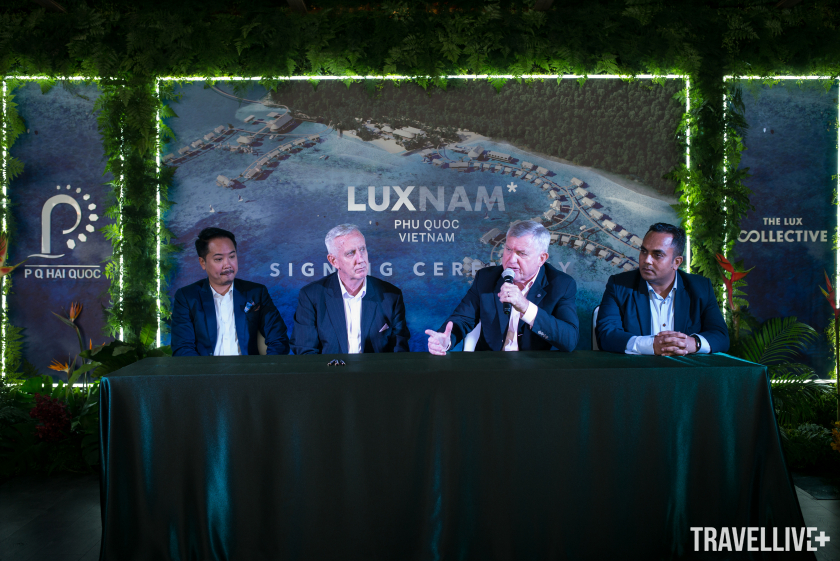 Dàn lãnh đạo của The Lux Collective và P Q Hải Quốc giao lưu và giải đáp thắc mắc báo chí.