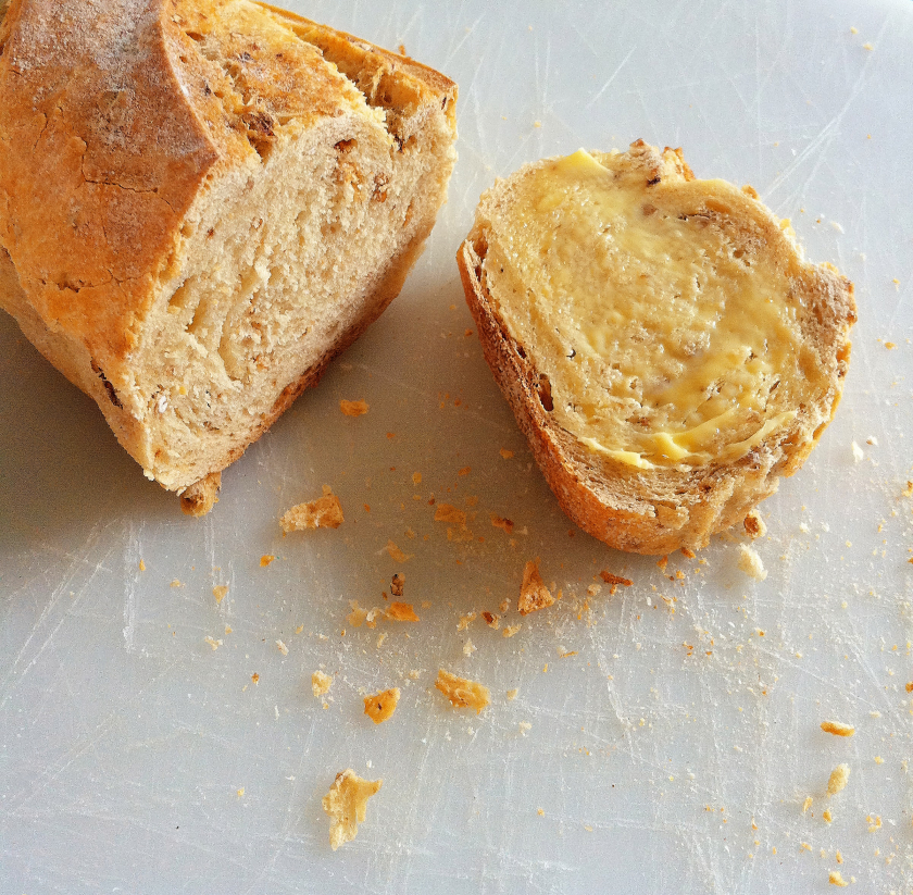 Món bơ động vật thơm ngon khi phết lên bánh mì.