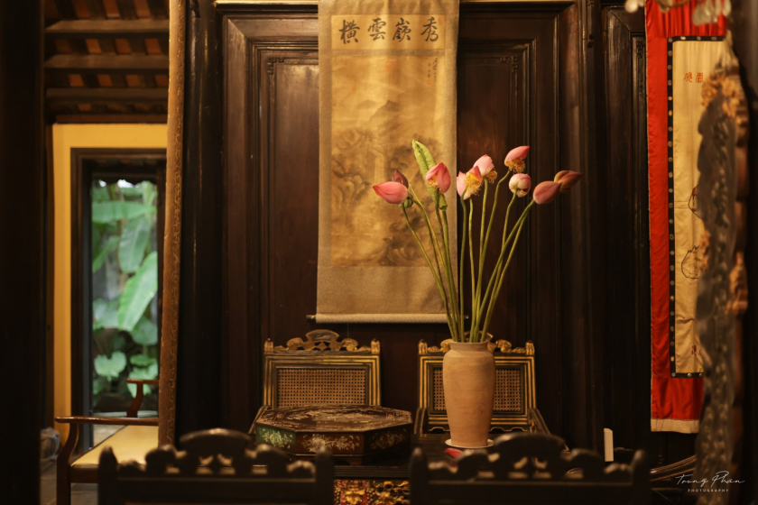 Bên trong căn nhà cổ có niên đại nhiều năm của cô Thái Kim Lan.