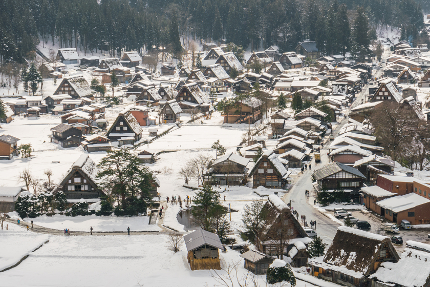 Mùa đông tuyết phủ trắng ngôi làng cổ. Ảnh: Internet