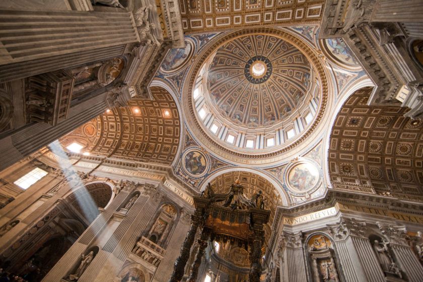 Mái vòm Thánh đường St.Peter đại diện cho nghệ thuật xuất chúng của thời Hậu Phục hưng và Baroque.