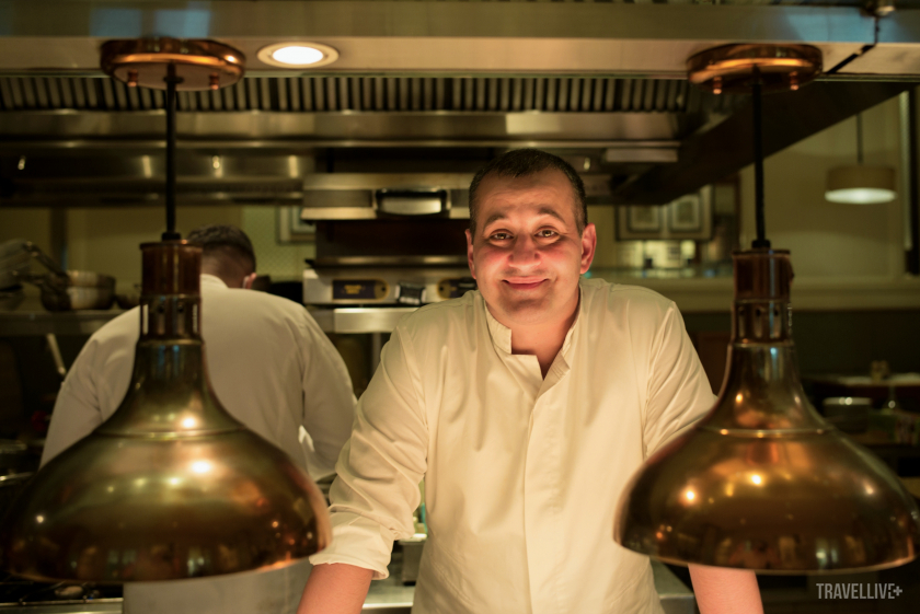 Để trở thành bếp trưởng của một nhà hàng có sao Michelin, Alan Taudon phải rèn luyện khả năng sáng tạo, tài năng ẩm thực và cái đầu của một nhà quản lý với ít nhất 10 năm học hỏi