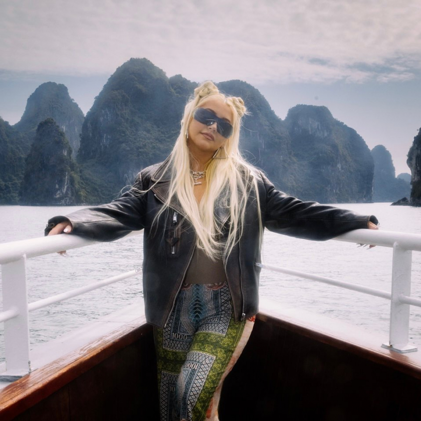 Vịnh Hạ Long trở thành 1 trong 3 địa điểm tốt nhất để trải nghiệm du thuyền tại châu Á, đây cũng là lí do Christina Aguilera lựa chọn tổ chức bữa tiệc sinh nhật của cô tại đây.