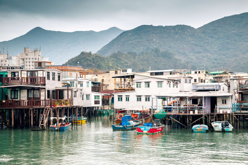 Được mệnh danh là Vinice của Hong Kong, chuyến đi đến làng chài là trải nghiệm ban không thể tìm thấy ở bất kì nơi nào khác ở thành phố này