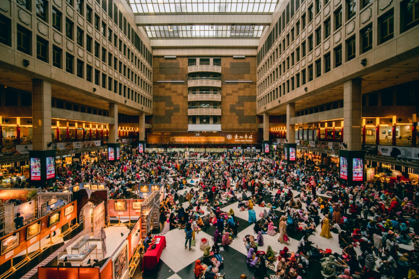 Taipei main station luôn đông đúc vào thời điểm diễn ra lễ hội đèn lồng