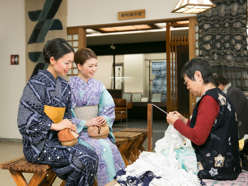 Kĩ thuật nhuộm Arimatsu - Narumi Shibori đã được truyền từ thế hệ này sang thế hệ khác như một nghề thủ công truyền thống.