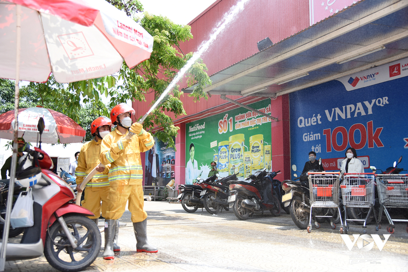 Cảnh sát PCCC&CNCH Công an huyện Phú Xuyên tập huấn kỹ năng chữa cháy cho đội PCCC cơ sở thuộc các chợ, siêu thị