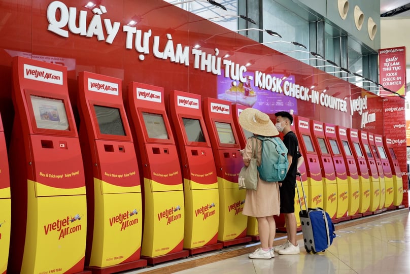 Khuyến khích khách tự làm thủ tục tại kiosk-check-in của các hãng hàng không tại nhà ga