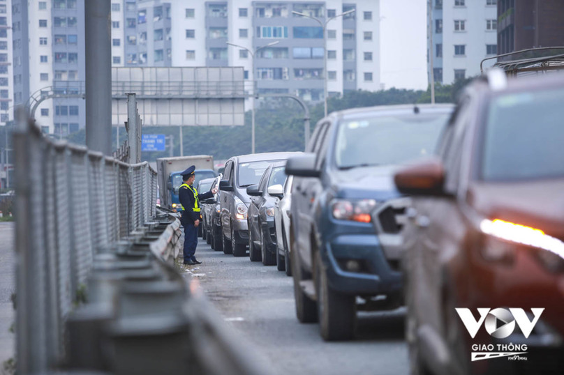 Một số ý kiến lo ngại về sự thiếu hụt nguồn cung nhiên liệu xăng sinh học trong nước nếu thực hiện chuyển đổi sang sử dụng loại nhiên liệu này, nhất là khi thời gian qua một số dự án sản xuất xăng sinh học buộc phải nằm “đắp chiếu”