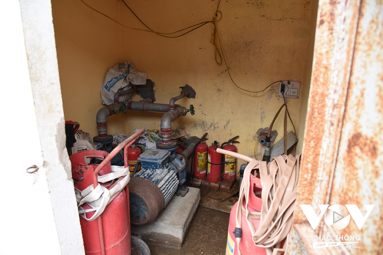 Hệ thống máy bơm và bình chữa cháy xách tay tại chợ Hiền Ninh (Sóc Sơn) không được bảo dưỡng, vệ sinh định kỳ
