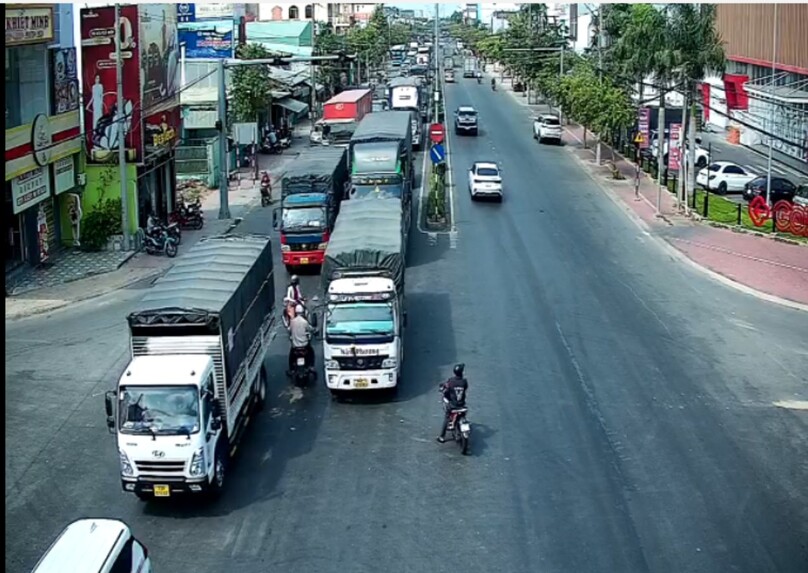 Gaio thông tại ngã tư Lê Văn Phẫm - Quốc lộ 60