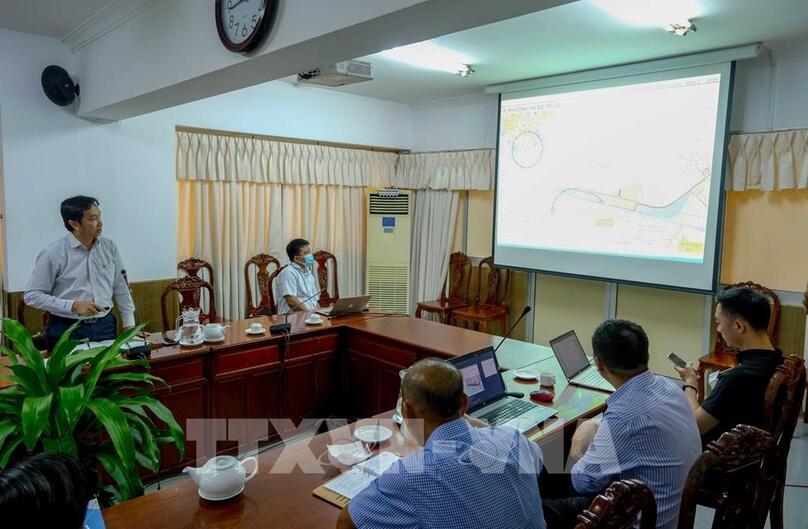 Giám đốc Sở Giao thông Vận tải thành phố Cần Thơ Lê Tiến Dũng đóng góp ý kiến cho Dự án đường sắt Hồ Chí Minh - Cần Thơ. Ảnh: Thanh Liêm - TTXVN