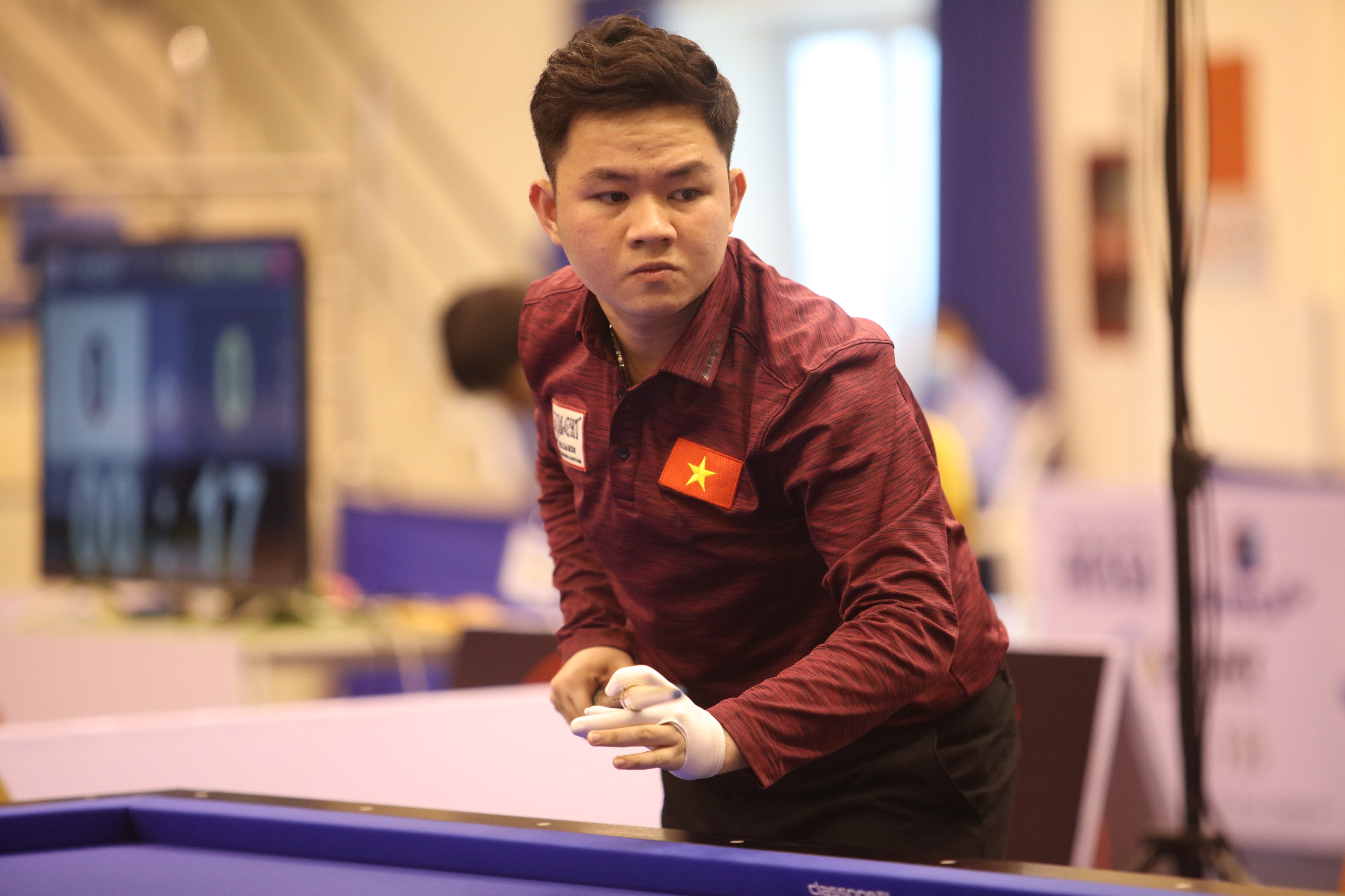 Tay cơ trẻ triển vọng Bao Phương Vinh vượt qua vòng loại 1 với 2 chiến thắng tuyệt đối trong ngày thi đấu đầu tiên