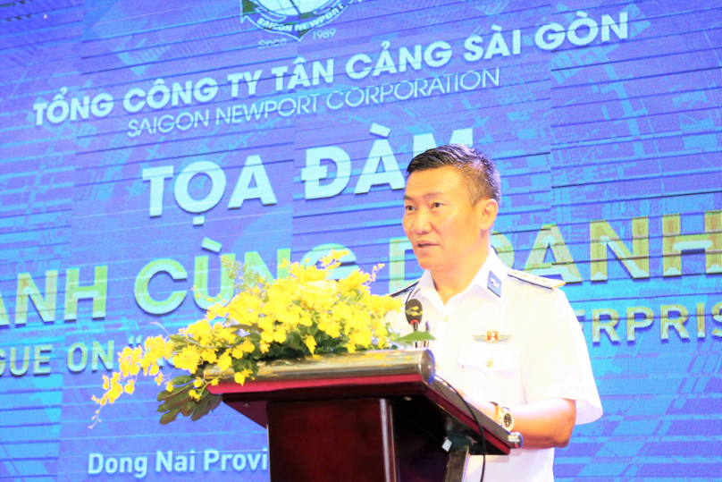 Thượng tá Bùi Văn Quỳ, Phó Tổng giám đốc Tổng công ty Tân Cảng Sài Gòn phát biểu - Ảnh: Công Hoan