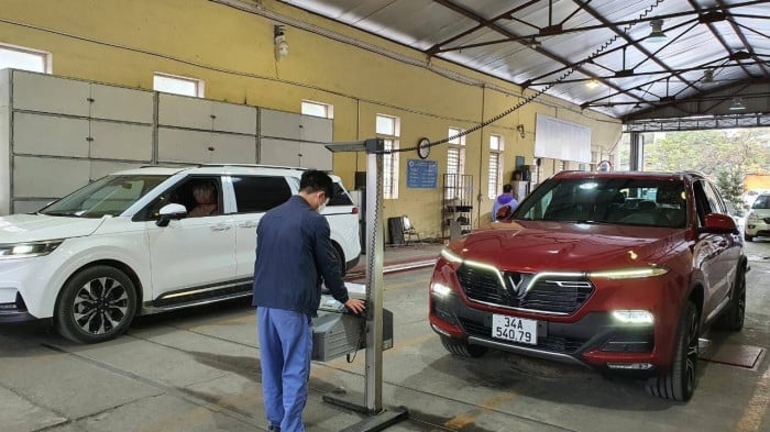  Xe ô tô biển số tỉnh Hải Dương, đăng kiểm lần đầu tại một trung tâm đăng kiểm ở Hà Nội - Ảnh Báo Giao thông 
