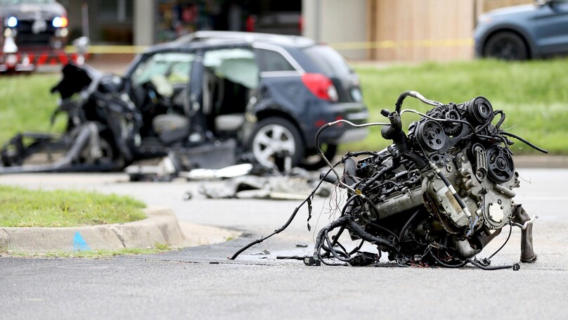  Hiện trường một vụ tai nạn xe hơi chết người xảy ra tại bang Oklahoma, Mỹ - Ảnh - AP