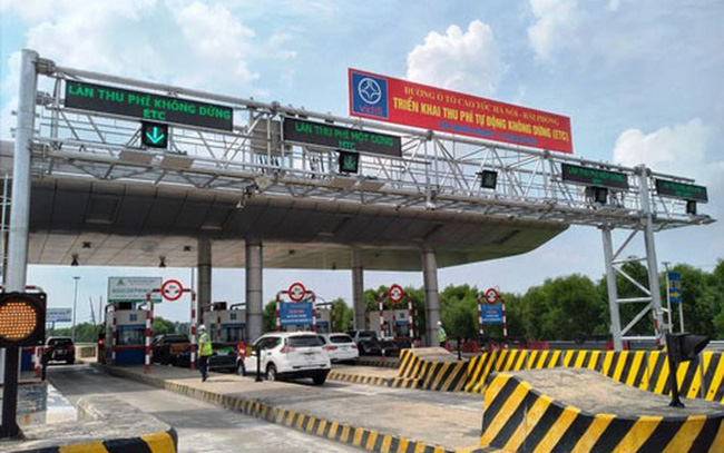 Trạm thu phí cao tốc Hà Nội - Hải Phòng đã triển khai thu phí theo hình thức ETC. Ảnh: NLĐ