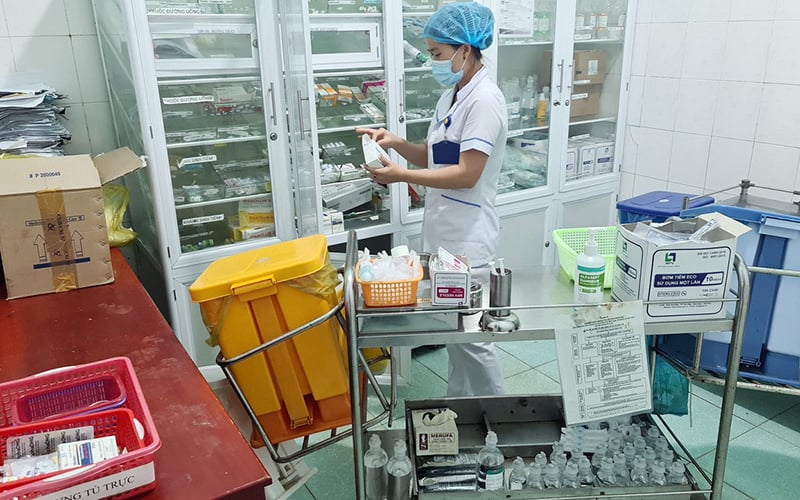 Do thiếu thuốc, vật tư y tế, Khoa Chấn thương-Bỏng, Bệnh viện đa khoa tỉnh Đắk Nông đã chuyển nhiều người bệnh lên tuyến trên. (Ảnh: Nguyễn Văn Yên/Nhân dân)