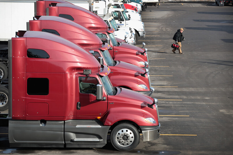 Sự thiếu hụt tài xế xe tải đường dài đang khiến ngành công nghiệp logistics, tại nhiều quốc gia châu Âu lâm vào cảnh lao đao, đe dọa cản trở đà phục hồi kinh tế sau đại dịch COVID-19 - Ảnh minh họa