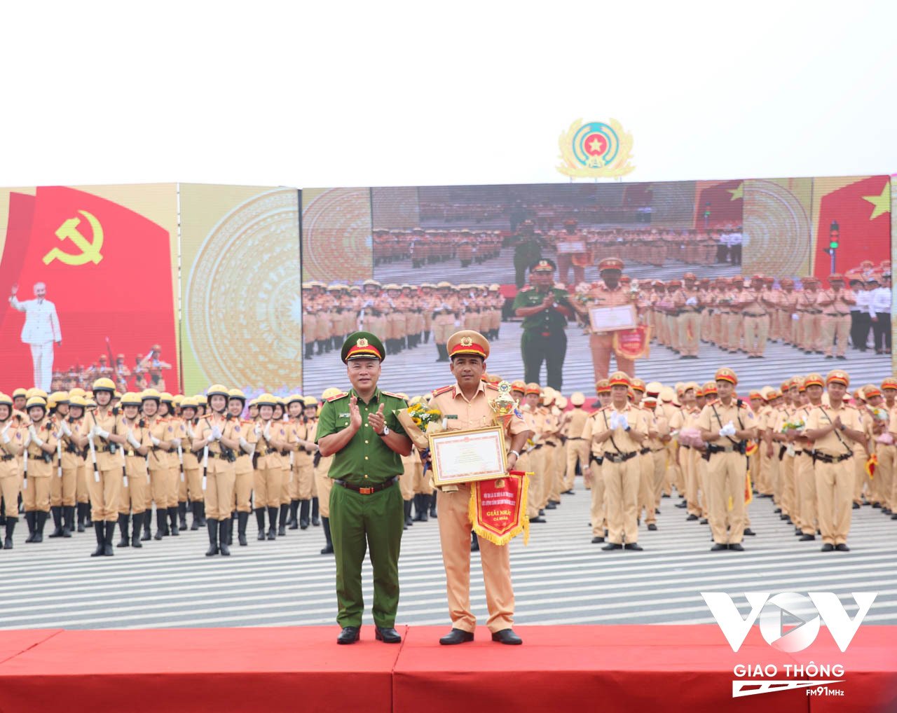 Về giải cá nhân, Ban Tổ chức đã trao giải Nhất cho Trung uý Phạm Thanh Quyền, cán bộ Công an tỉnh Bình Phước