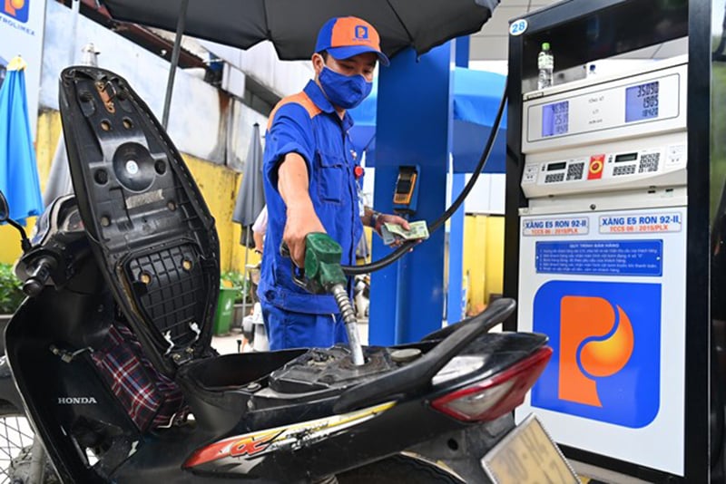 Giá xăng dầu dự báo giảm sau 7 lần tăng liên tiếp - Ảnh minh họa