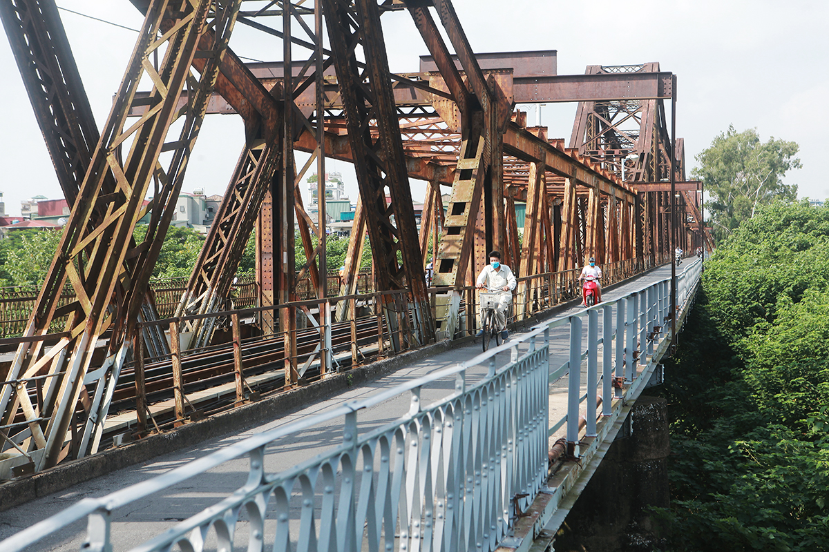 Cầu Long Biên mang lại nhiều ý nghĩa, mang theo mình lịch sử hiện đại của Thủ đô. Ảnh: Hồng Phú/Dân Việt