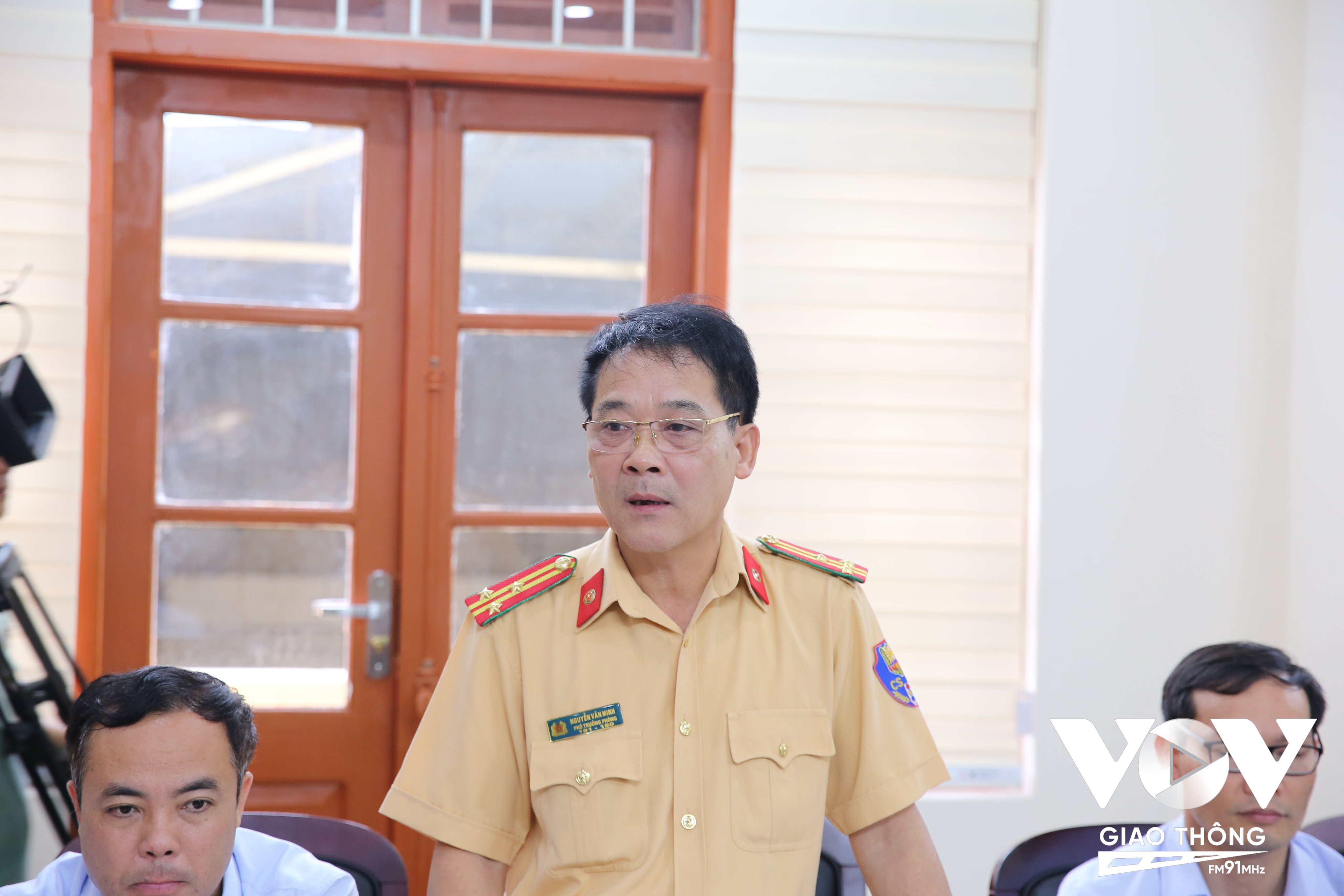 Thượng tá Nguyễn Văn Minh, Phó Trưởng phòng CSGT, Công an tỉnh Hải Dương cho rằng, Dự án sửa chữa mặt đường Quốc lộ 5 vẫn đang chậm tiến độ, làm trầm trọng hơn tình trạng ùn tắc trên tuyến.