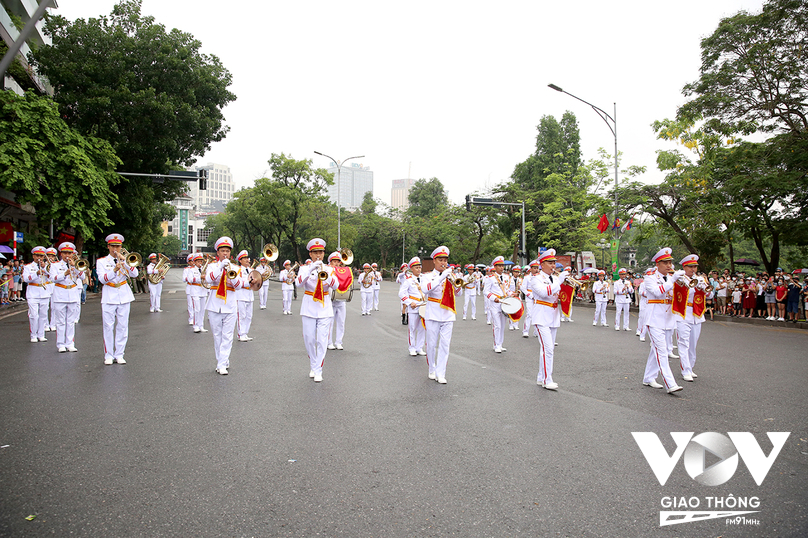 Trong chương trình, Việt Nam có 2 đoàn nhạc với 238 nhạc công, nghệ sĩ.