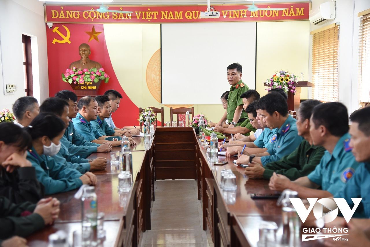 Đoàn công tác công an huyện Sóc Sơn làm việc với BQL rừng phòng hộ - đặc dụng Hà Nội